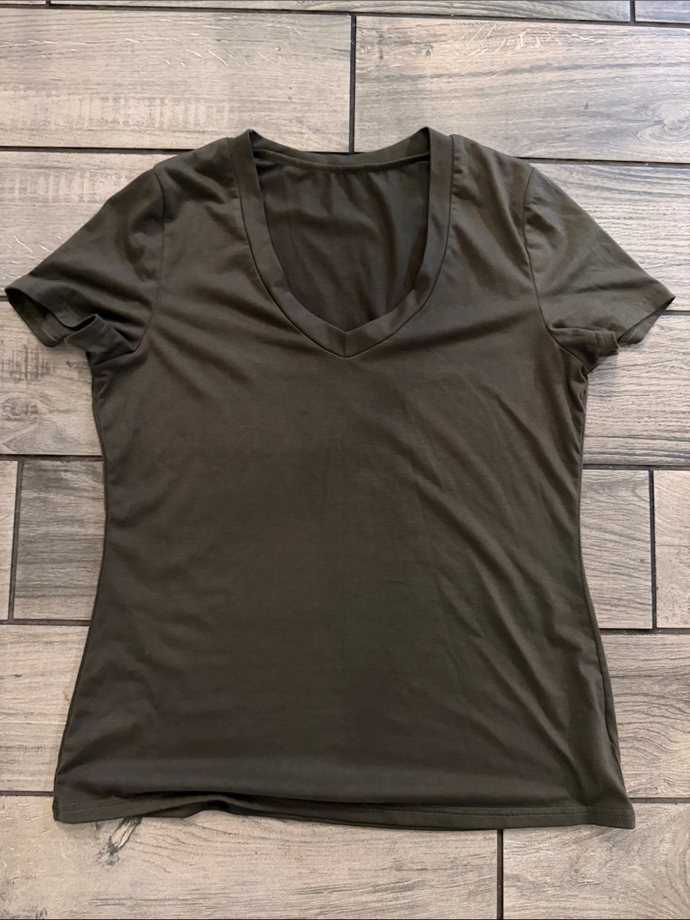 Classic V-Neck Short Sleeve Tee in Olive